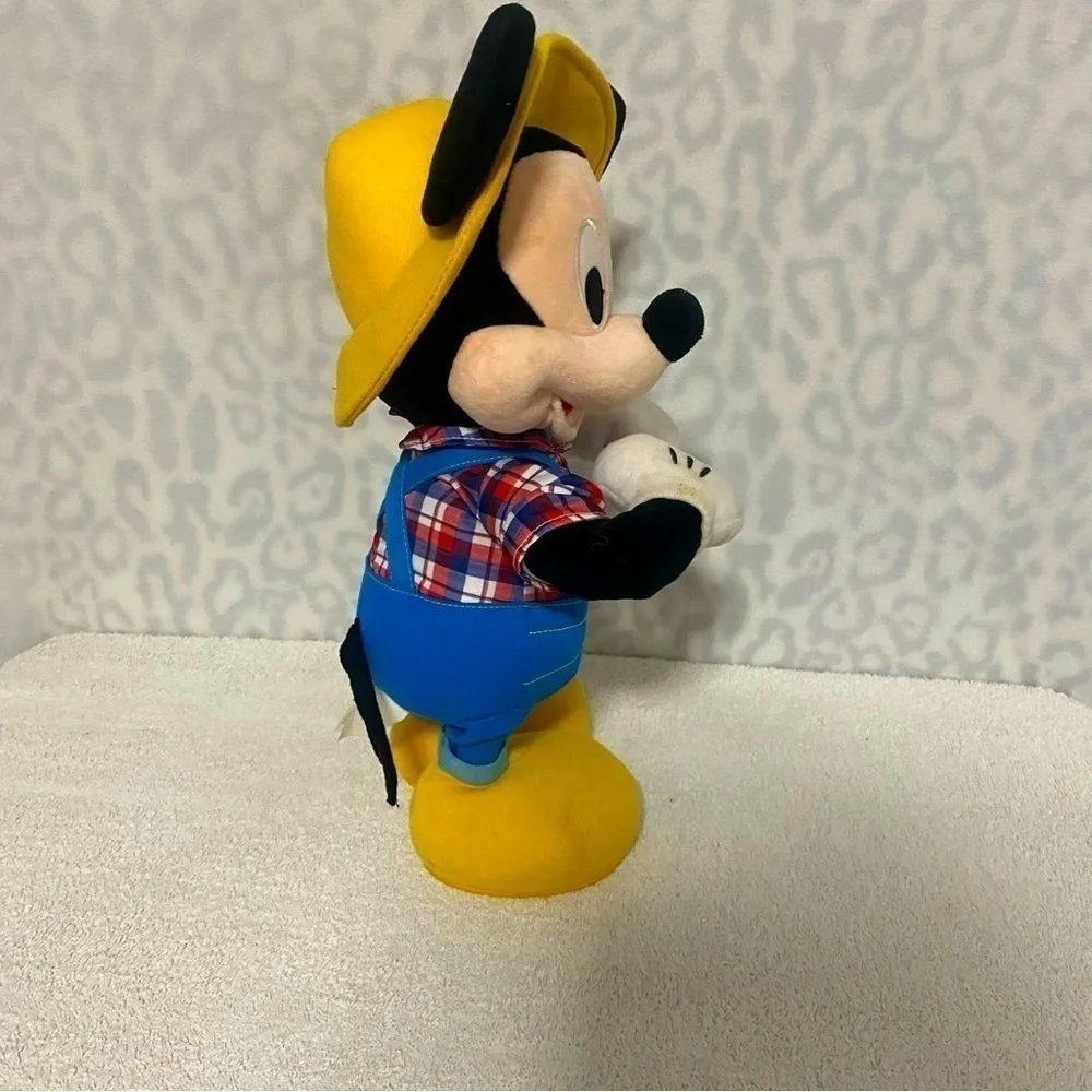 Disney Junior E-I-Oh! Mickey Mouse, Interactive Plush Toy, Sings (Works)